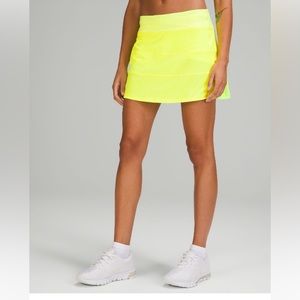 Lululemon Pace Rival Mid-Rise Skirt *Long, Highlight Yellow, Size 6 NWT